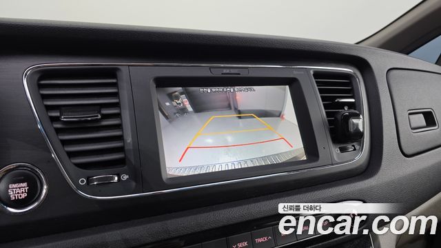 Kia Carnival 9-Seater Luxury 2019 — фото 16