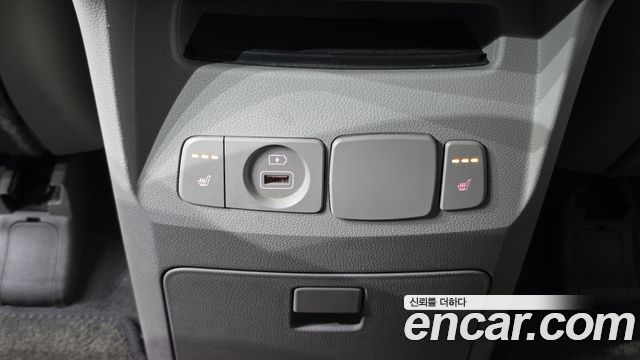 Kia Carnival 9-Seater Luxury 2019 — фото 18