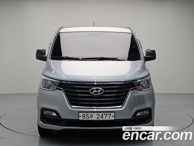 Hyundai Grand Starex Van 5-Seater Modern 2021 — фото 2