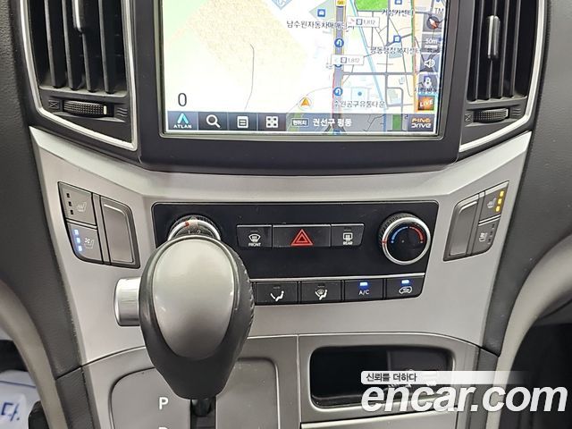 Hyundai Grand Starex Van 5-Seater Modern 2021 — фото 10