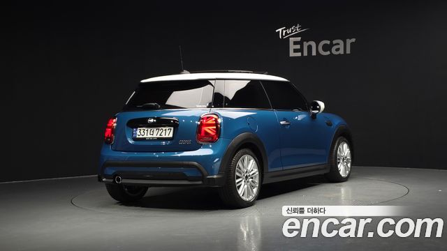 MINI Cooper Classic Plus Launch Pack Third Generation 2023 — фото 2