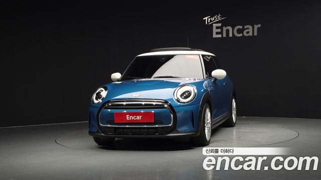 MINI Cooper Classic Plus Launch Pack Third Generation 2023 — фото 3