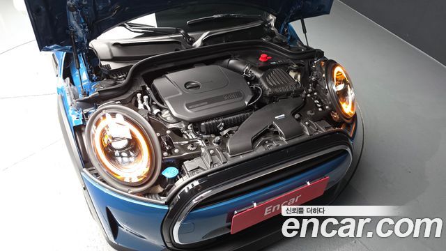 MINI Cooper Classic Plus Launch Pack Third Generation 2023 — фото 6