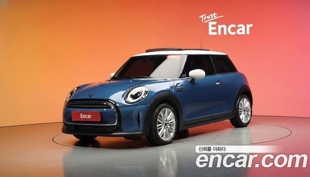 MINI Cooper Classic Plus Launch Pack Third Generation 2023 — фото 1