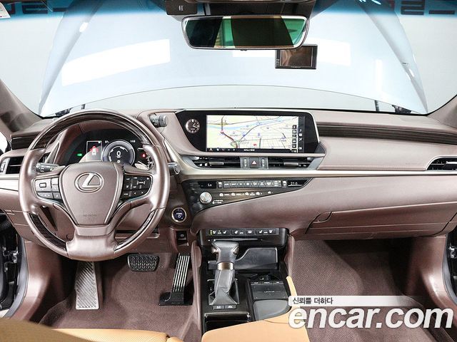 Lexus ES300h (VII) Luxury 2021 — фото 18