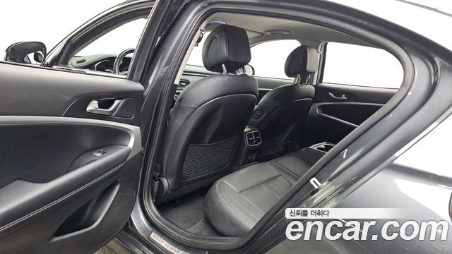 Genesis G70 2.0T Advanced 2018 — фото 11