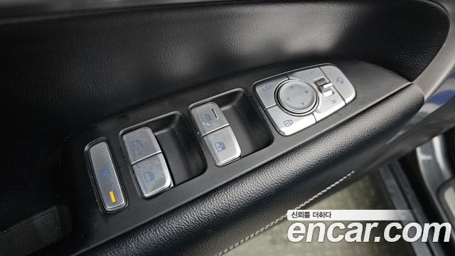 Genesis G70 2.0T Advanced 2018 — фото 13