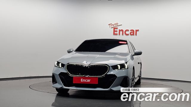 BMW 5 Series (G60) 520i Special Edition 2025 — фото 3