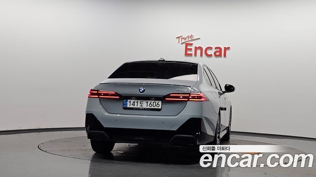 BMW 5 Series (G60) 520i Special Edition 2025 — фото 4