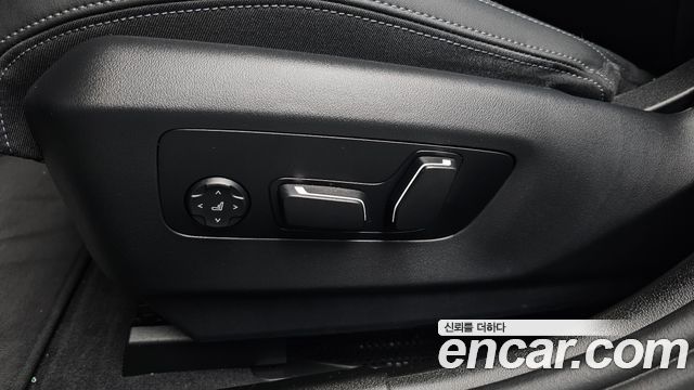 BMW 5 Series (G60) 520i Special Edition 2025 — фото 32
