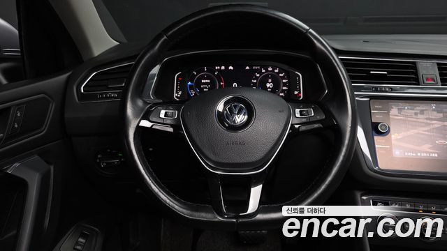 Volkswagen Tiguan Allspace 2.0 TDI Prestige 2020 — фото 13