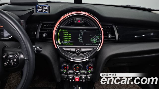 MINI Cooper 5Door HIGH 3rd 2018 — фото 30