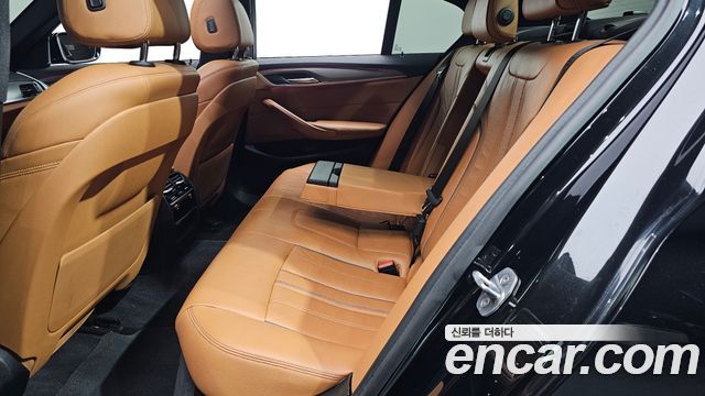 BMW 5 Series (G30) 520d M Sport package 2017 — фото 11