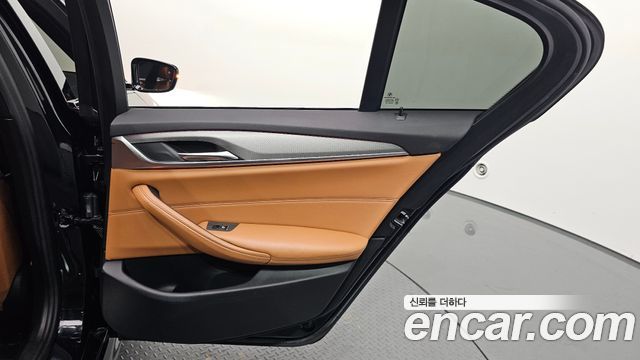 BMW 5 Series (G30) 520d M Sport package 2017 — фото 25