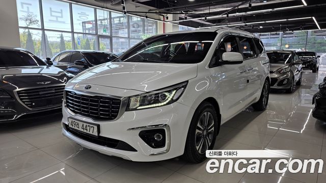 Kia Carnival 9-Seater Luxury 2019 — фото 1