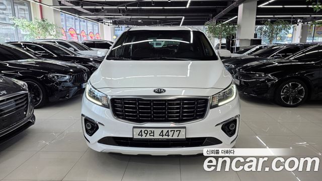 Kia Carnival 9-Seater Luxury 2019 — фото 2