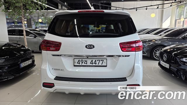 Kia Carnival 9-Seater Luxury 2019 — фото 5