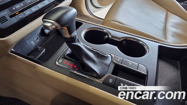 Kia Carnival 9-Seater Luxury 2019 — фото 18