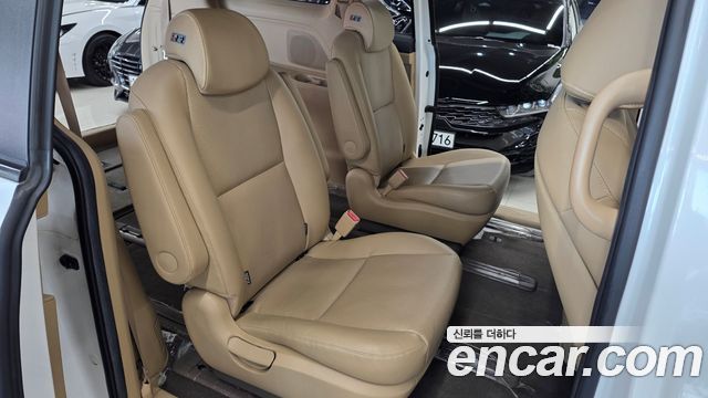 Kia Carnival 9-Seater Luxury 2019 — фото 24