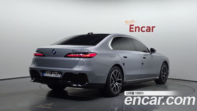BMW 7 Series (G70) 740d xDrive M Sport 2025 — фото 2