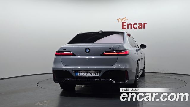 BMW 7 Series (G70) 740d xDrive M Sport 2025 — фото 4