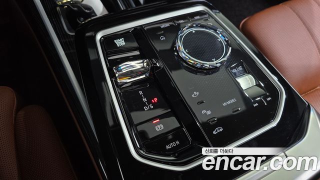 BMW 7 Series (G70) 740d xDrive M Sport 2025 — фото 9