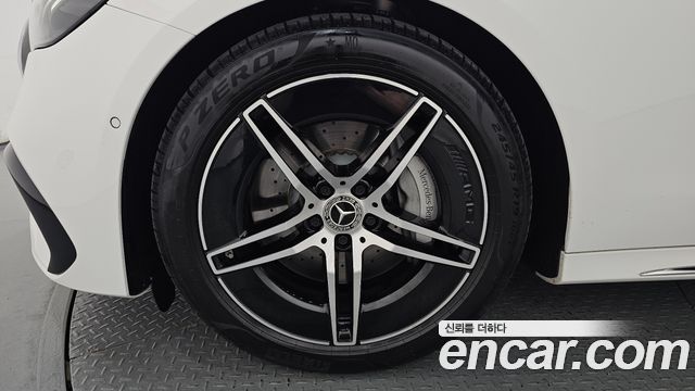 Mercedes-Benz E-Class (W214) E200 AMG Line 2026 — фото 5