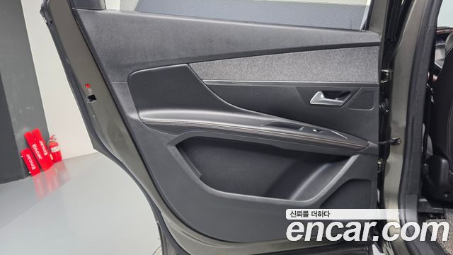 Peugeot 5008 (II) 1.6 BlueHDi GT Line 2019 — фото 31