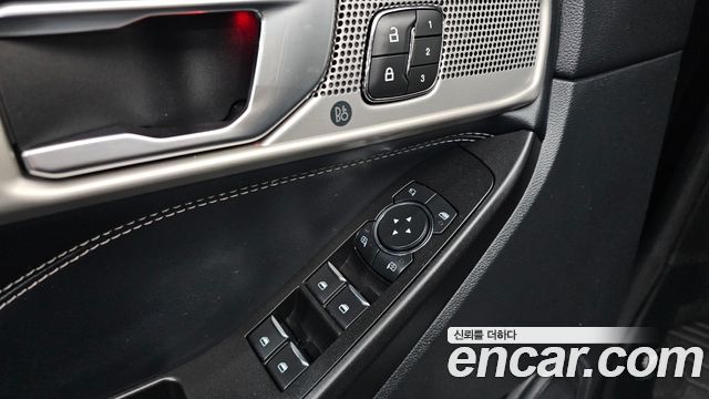 Ford Explorer (VI) 2.3 LimIted 4WD 2020 — фото 13