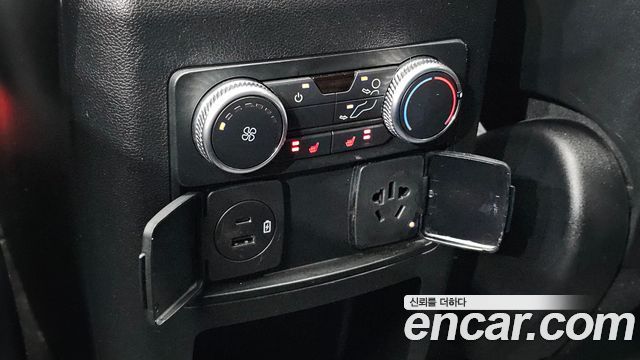 Ford Explorer (VI) 2.3 LimIted 4WD 2020 — фото 32