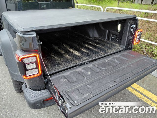 Jeep Gladiator (JT) 3.6 Rubicon 2023 — фото 20