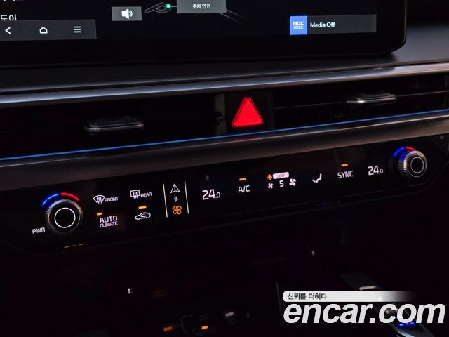Kia Sorento (IV) Gasoline 2.5T 2WD Signature 2024 — фото 20