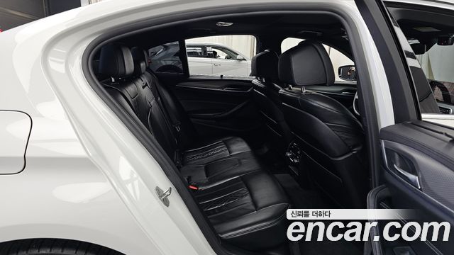 BMW 5 Series (G30) 520d xDrive M Sport Package Plus 2019 — фото 12