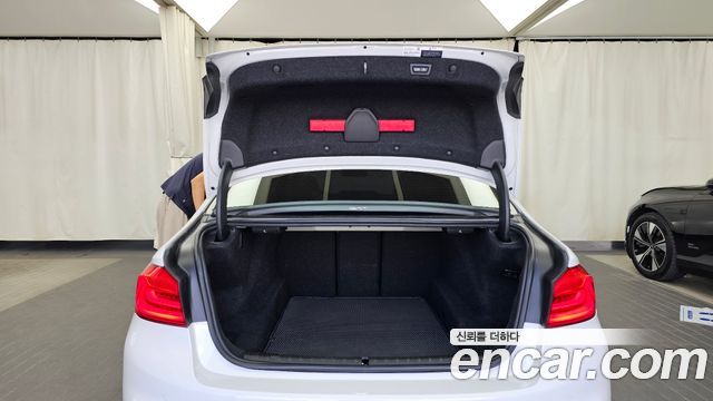 BMW 5 Series (G30) 520d xDrive M Sport Package Plus 2019 — фото 20