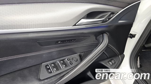 BMW 5 Series (G30) 520d xDrive M Sport Package Plus 2019 — фото 35