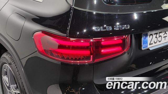 Mercedes-Benz GLB-Class (X247) GLB250 4MATIC 2025 — фото 23