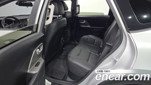 Kia Niro Plus Air 2023 — фото 12