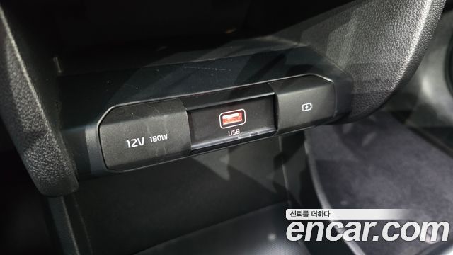 Kia Niro Plus Air 2023 — фото 13