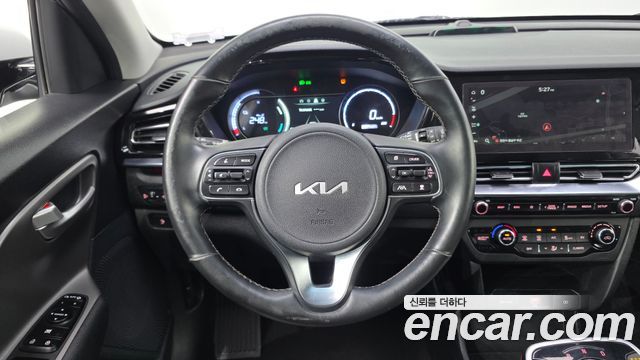 Kia Niro Plus Air 2023 — фото 15