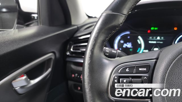 Kia Niro Plus Air 2023 — фото 18