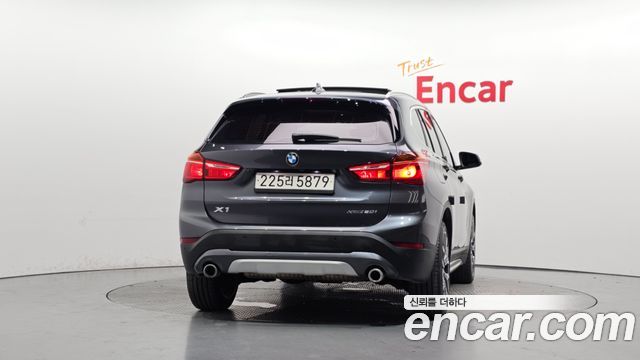 BMW X1 (F48) xDrive 20i xLine 2022 — фото 4