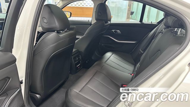 BMW 3 Series (G20) 320i 2025 — фото 15