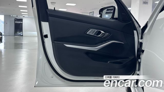 BMW 3 Series (G20) 320i 2025 — фото 17