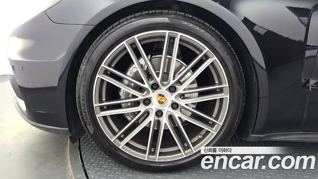 Porsche Panamera (971) 3.0 AWD 2018 — фото 5