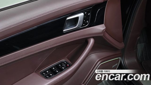 Porsche Panamera (971) 3.0 AWD 2018 — фото 16