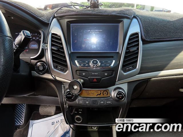 KG Mobility (SsangYong) Korando C 2.0 RX 2WD HI-DLX 2015 — фото 17