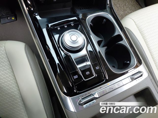 Kia Carnival (IV) Gasoline 7-Seater Signature 2023 — фото 9