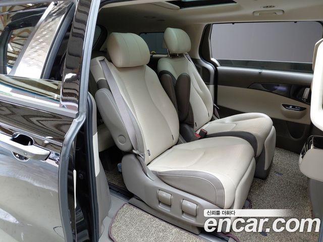 Kia Carnival (IV) Gasoline 7-Seater Signature 2023 — фото 11