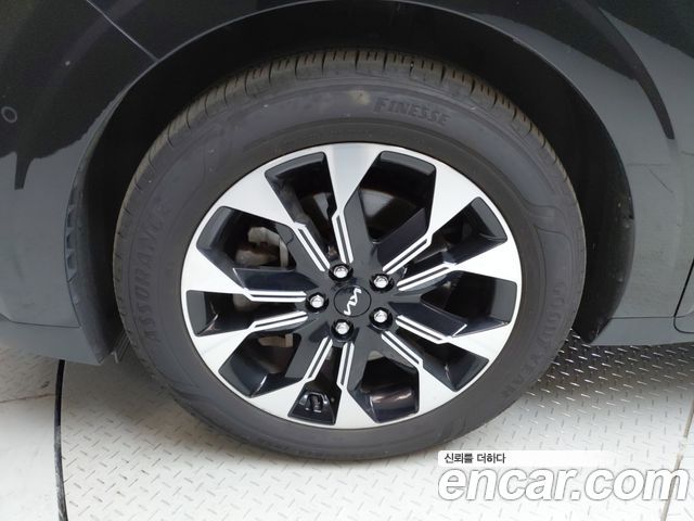 Kia Carnival (IV) Gasoline 9-Seater Signature 2023 — фото 5