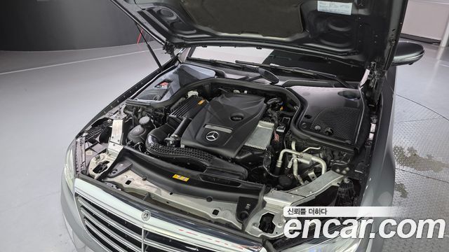 Mercedes-Benz E-Class (W213) E300 4MATIC Exclusive 2019 — фото 6